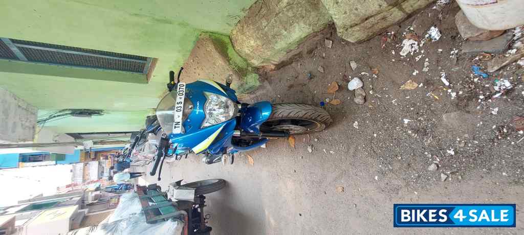 Blue Suzuki Gixxer SF