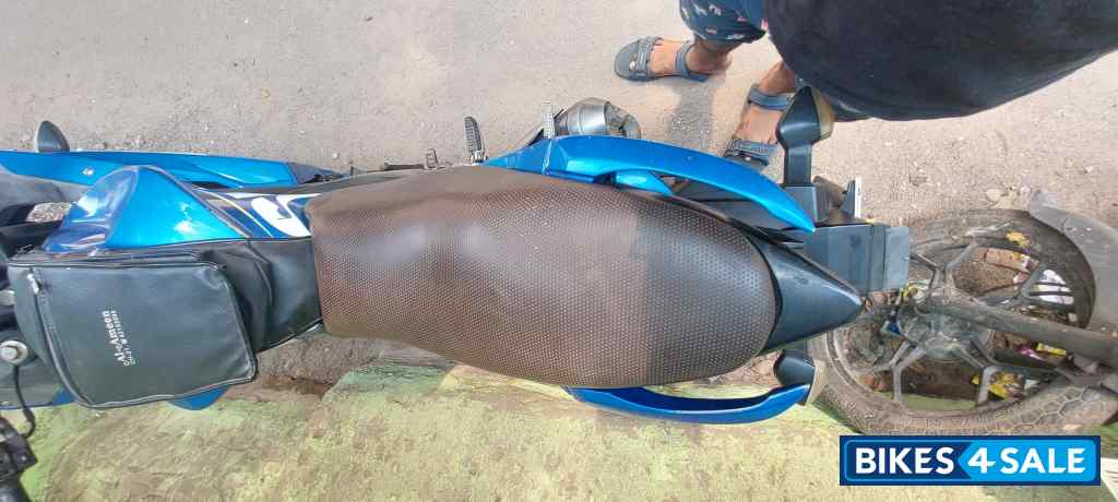 Blue Suzuki Gixxer SF