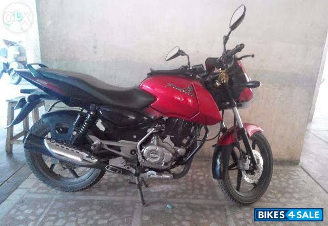 Red Bajaj Pulsar 150 DTSi