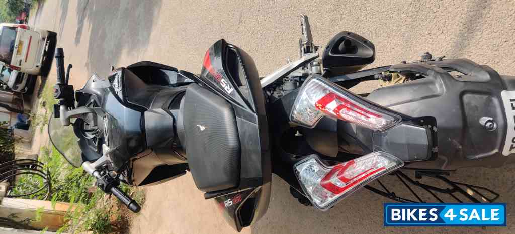 Black Bajaj Pulsar RS 200