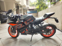 Black KTM RC 200 2020