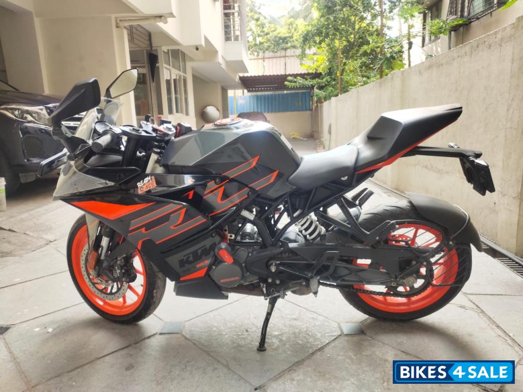 Black KTM RC 200 2020 Black KTM RC 200 2020