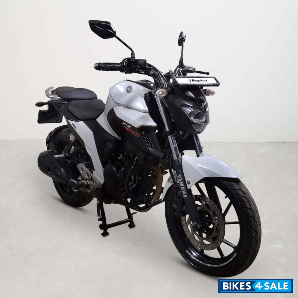 Yamaha FZ25