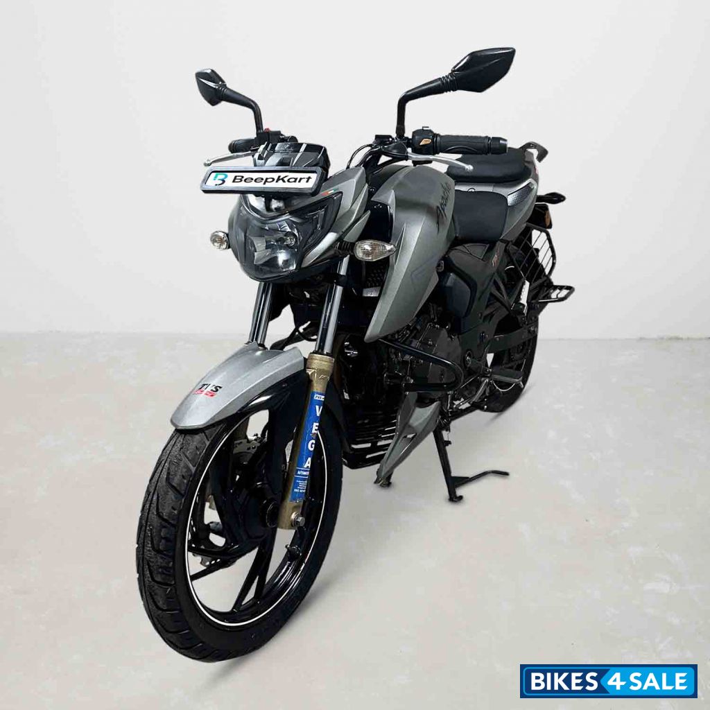 TVS Apache RTR 200 4V