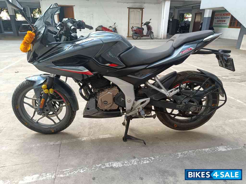 Bajaj Pulsar F250