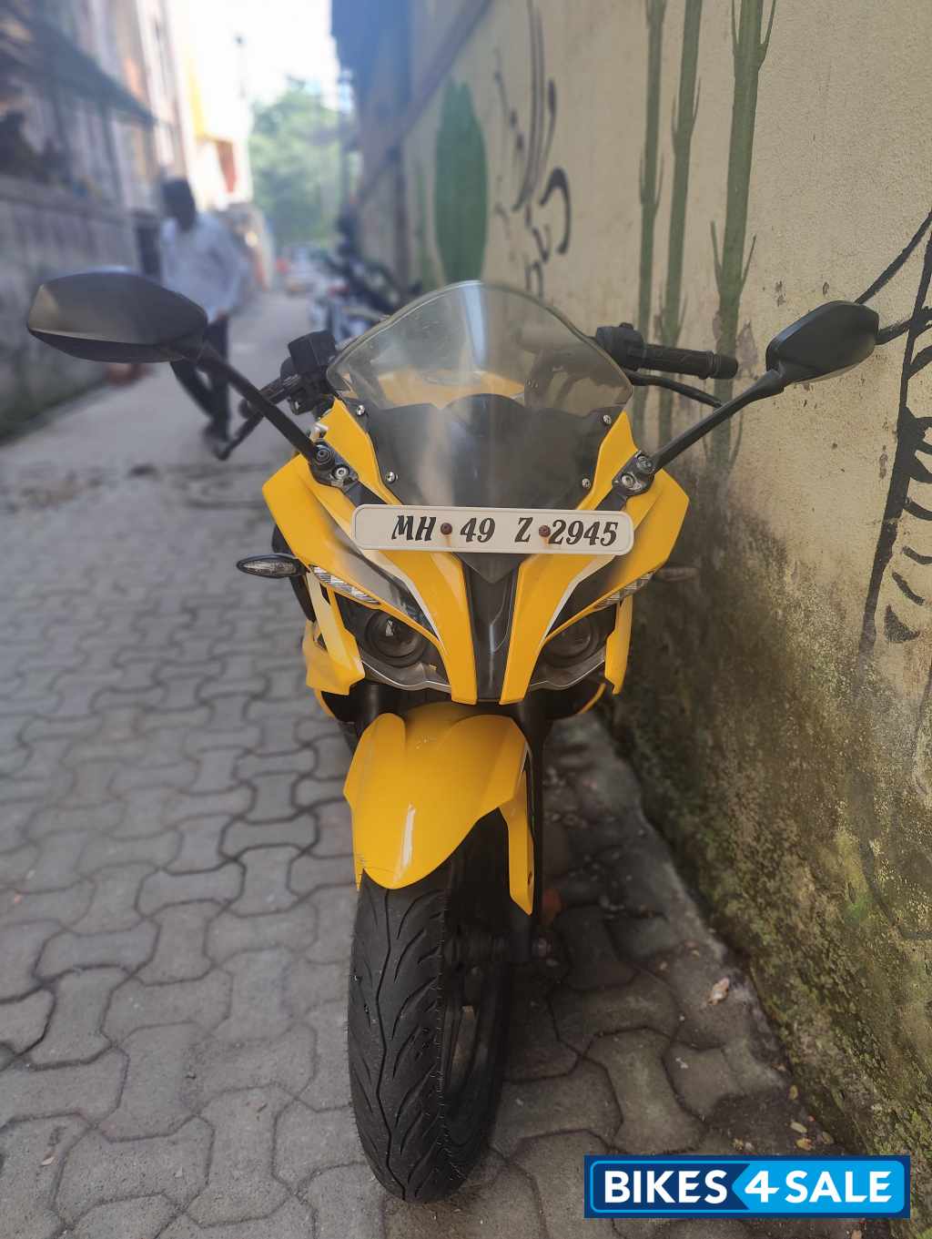 Bajaj Pulsar RS 200