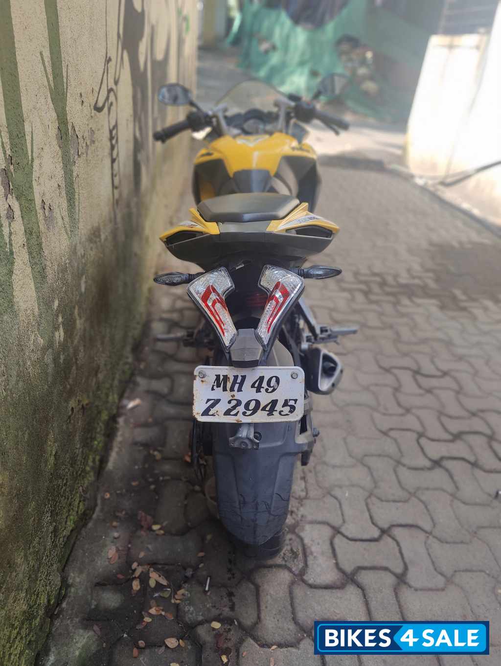 Bajaj Pulsar RS 200