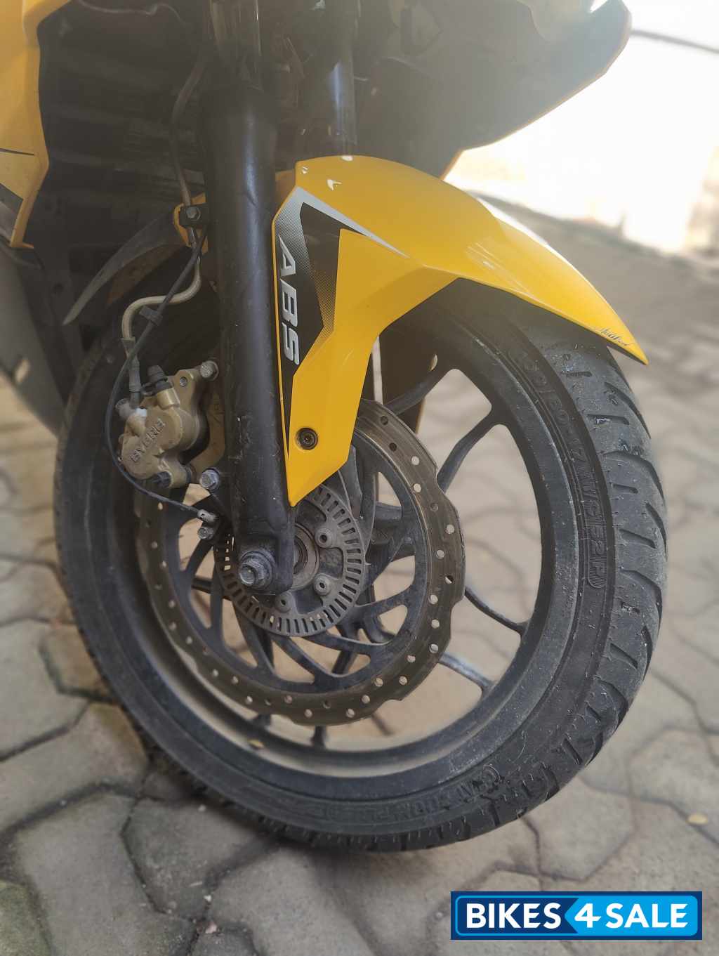 Bajaj Pulsar RS 200