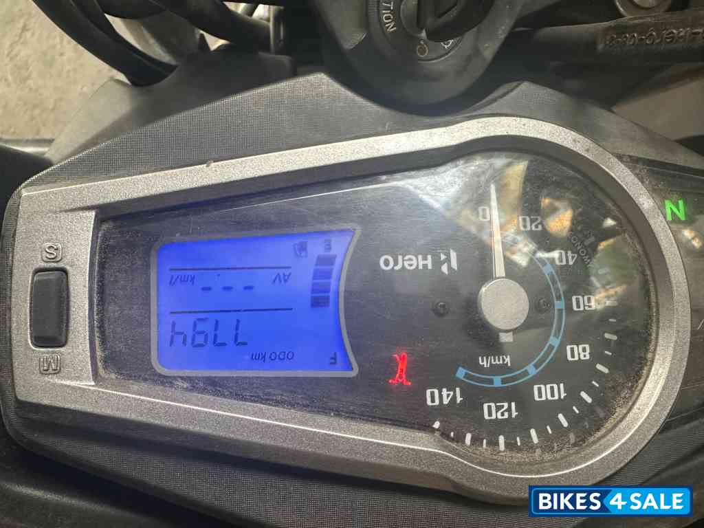 Black Grey Stripe Hero Glamour 125 Drum