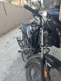 Black Grey Stripe Hero Glamour 125 Drum