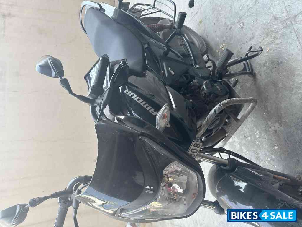 Black Grey Stripe Hero Glamour 125 Drum