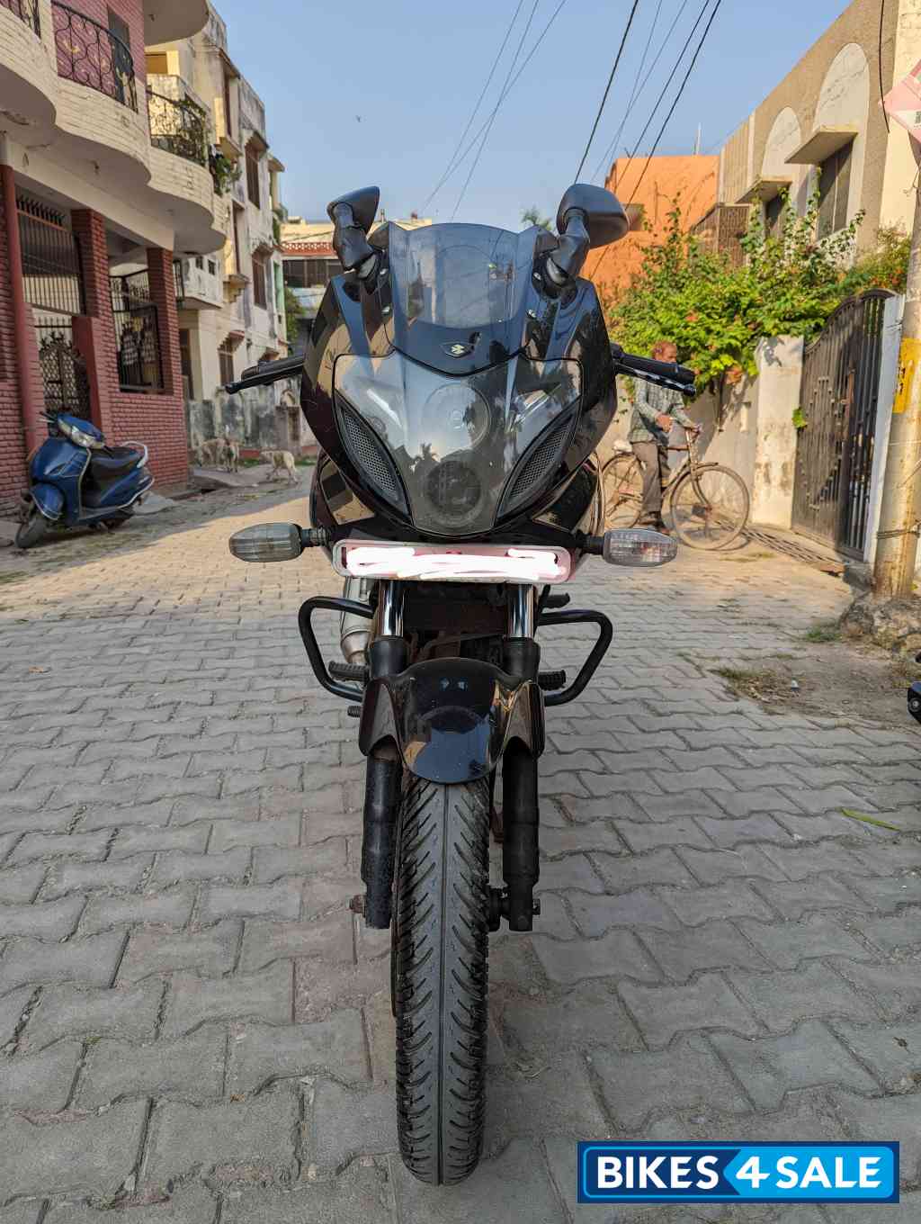 Bajaj Pulsar 220F