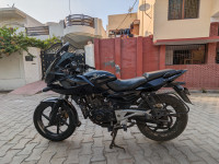 Bajaj Pulsar 220F