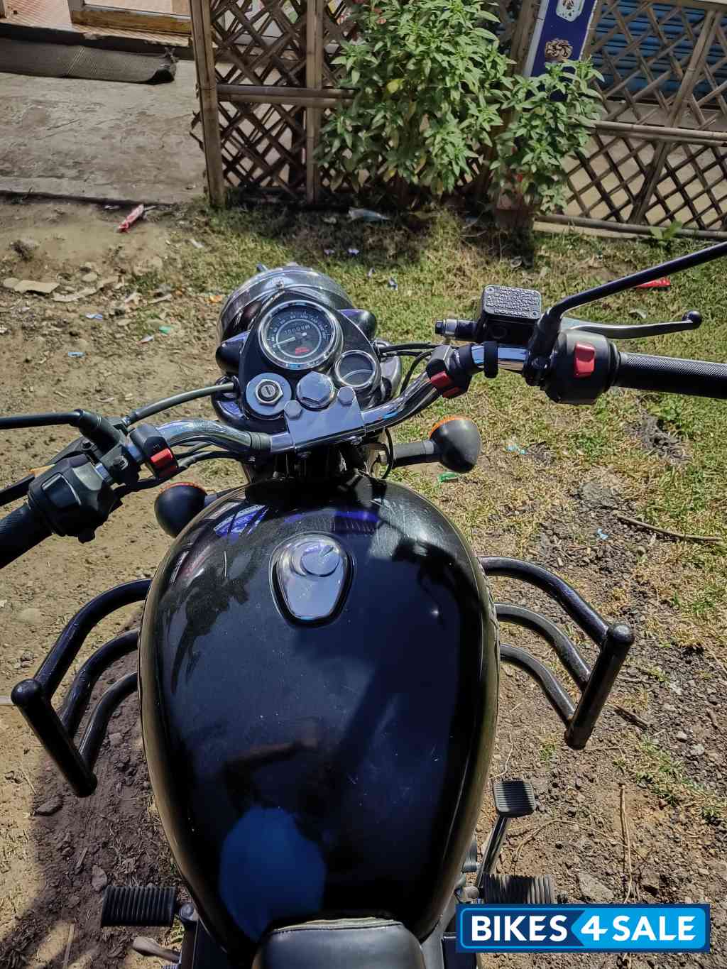 Black Royal Enfield Bullet 350 ES