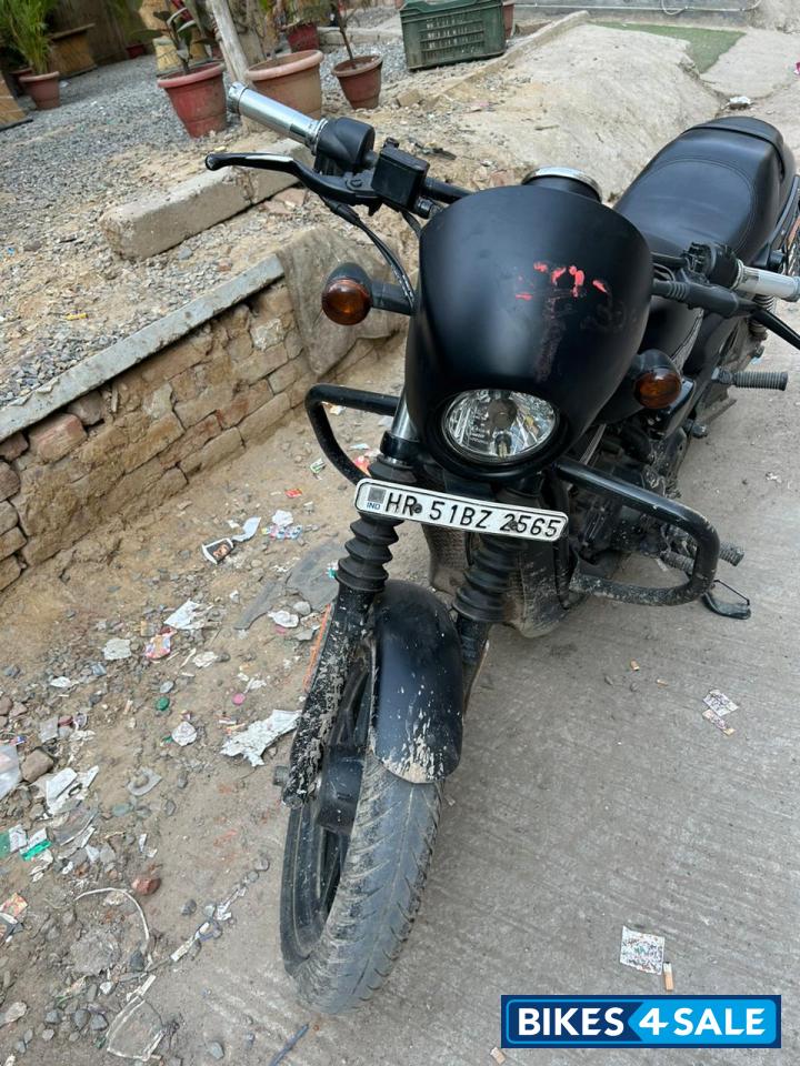 Black Harley Davidson Street 750