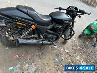 Black Harley Davidson Street 750