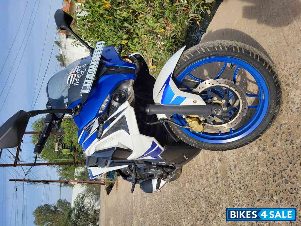 Racing Blue Bajaj Pulsar RS 200