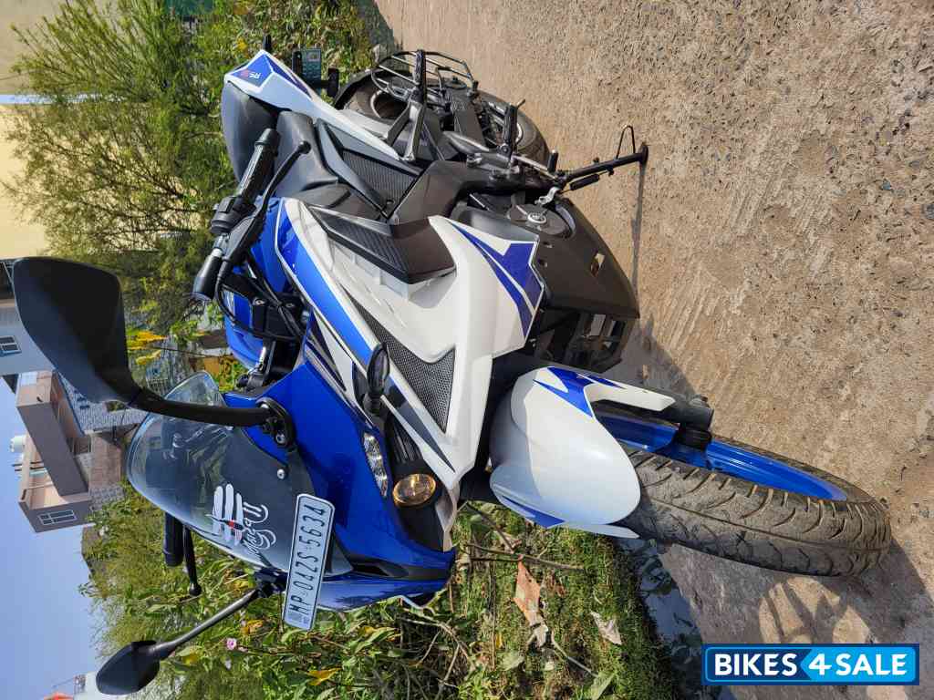 Racing Blue Bajaj Pulsar RS 200