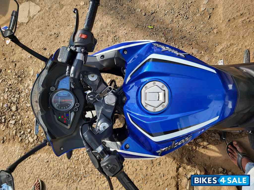 Racing Blue Bajaj Pulsar RS 200