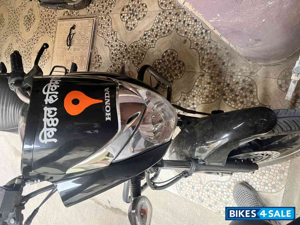 Black Honda Unicorn 160 BS6