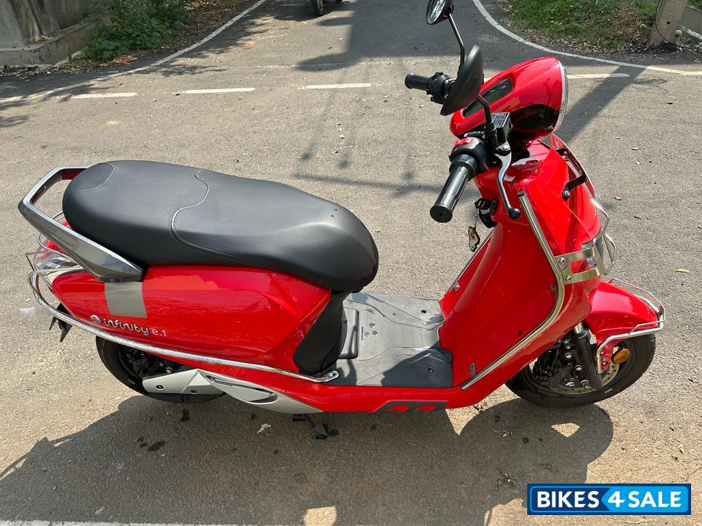 Red Bounce Infinity E1