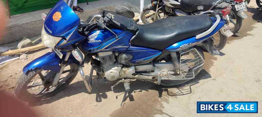 Blue Honda Shine 125