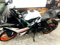 White KTM RC 125