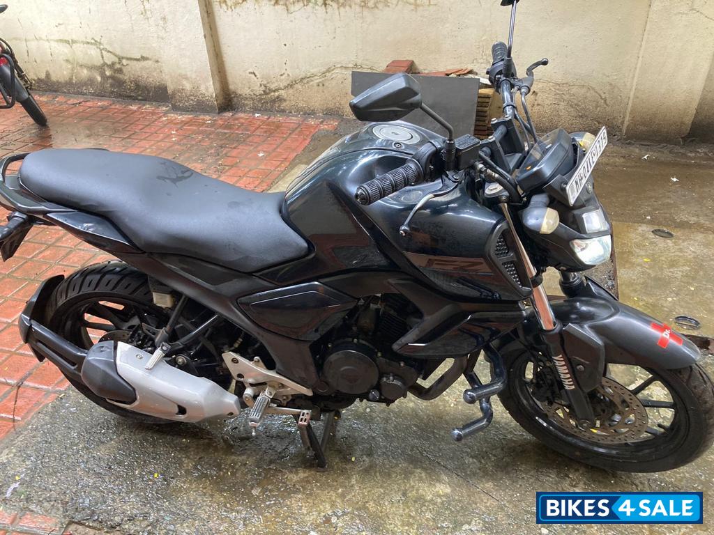 Black Yamaha FZ FI V3 BS6