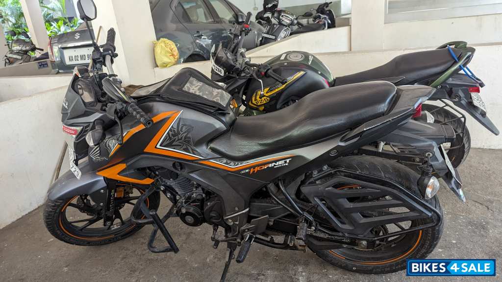 Mat Axis Gray Metlc Honda CB Hornet 160R
