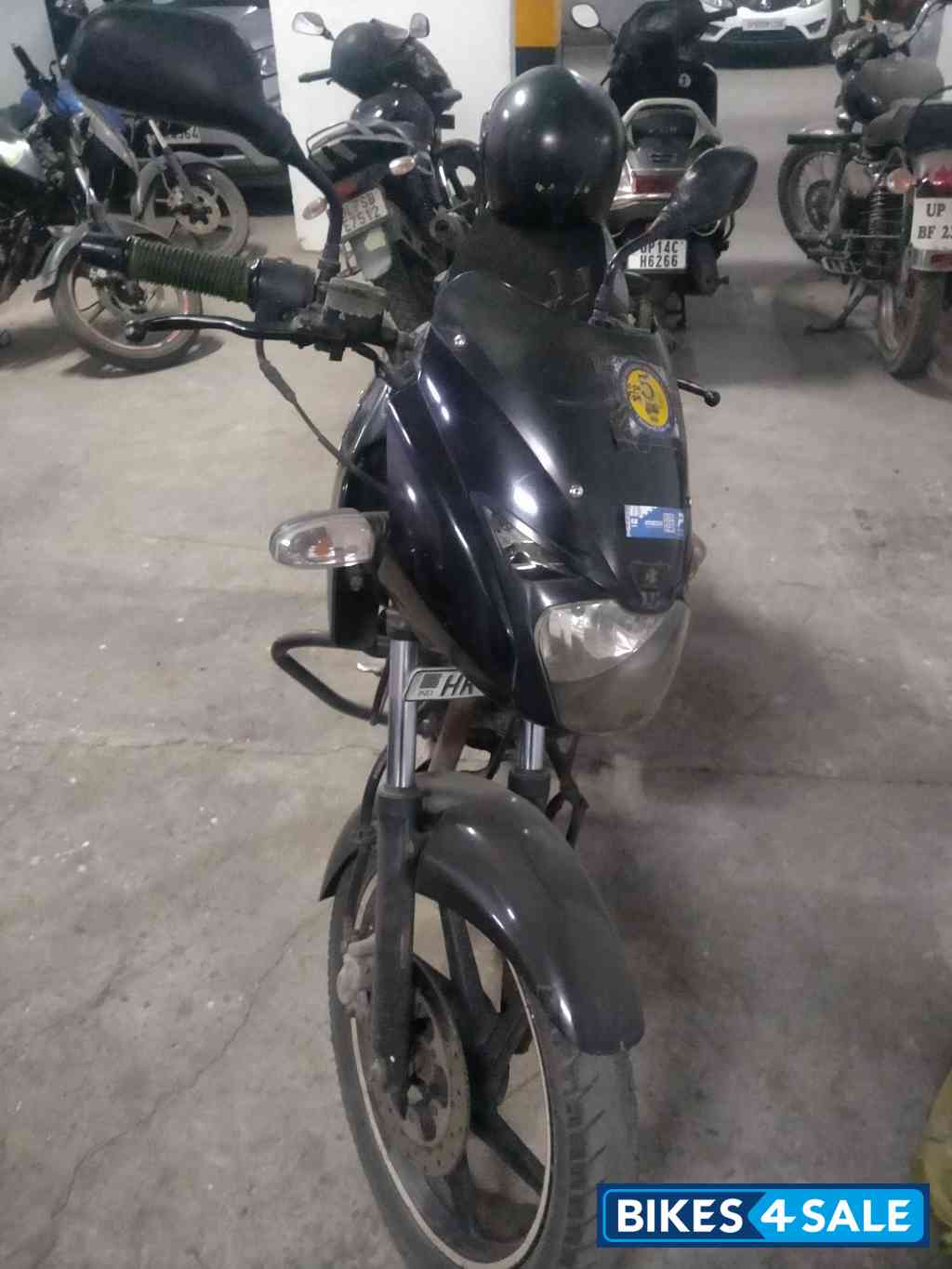 Black Bajaj Pulsar 150