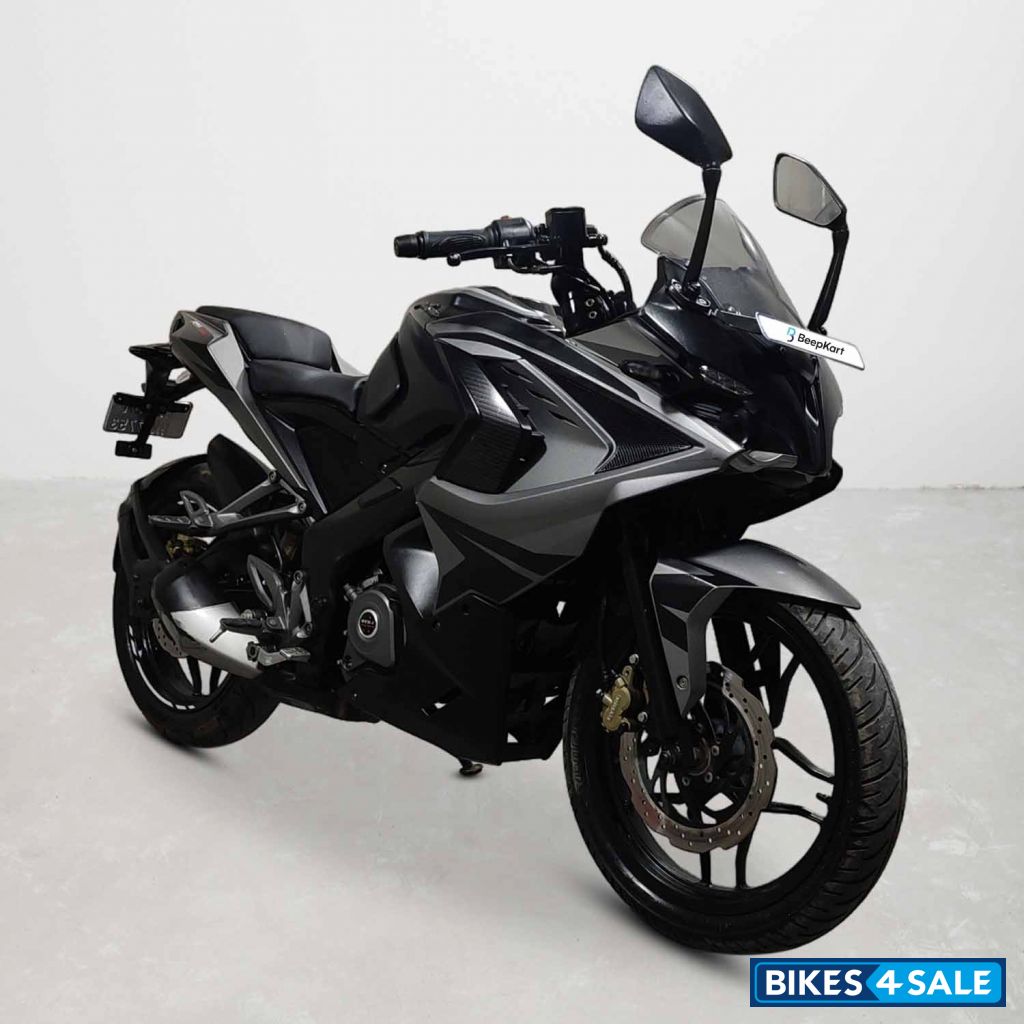 Bajaj Pulsar RS 200