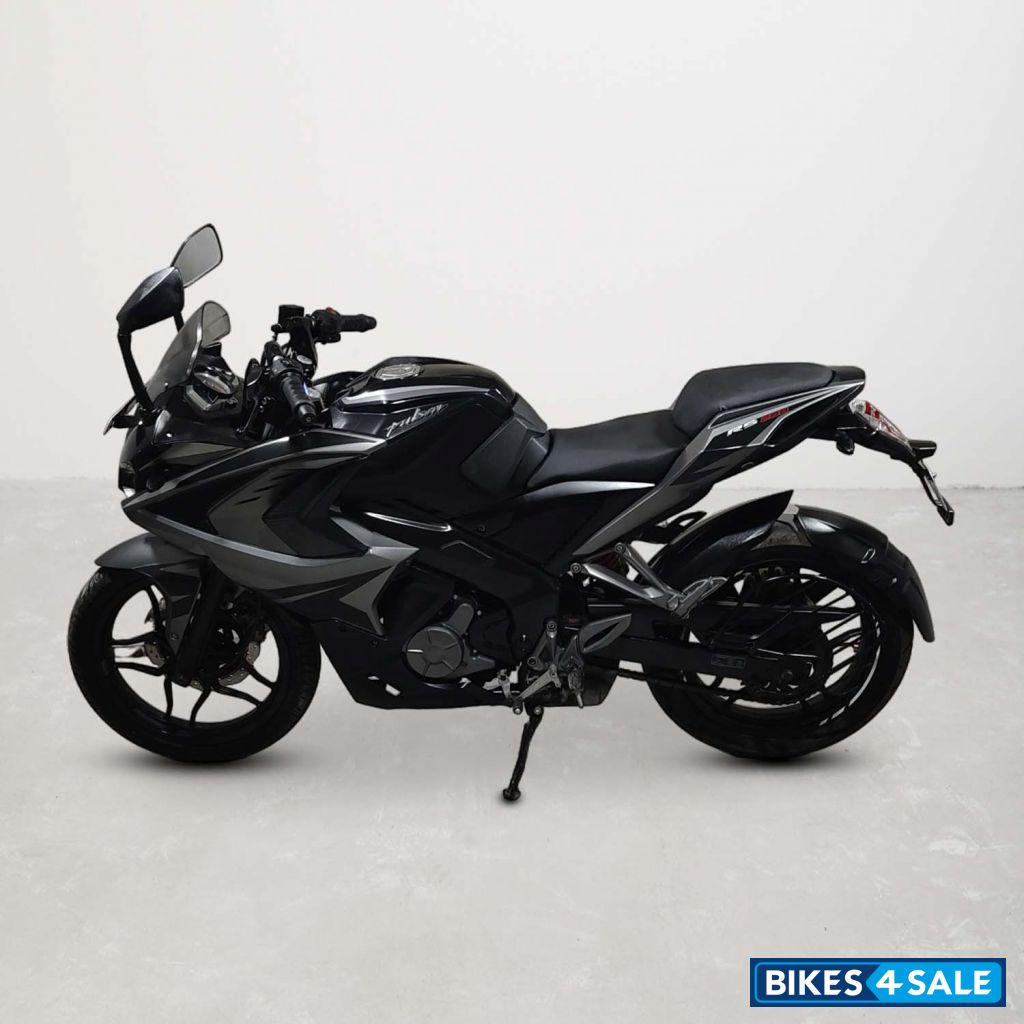 Bajaj Pulsar RS 200