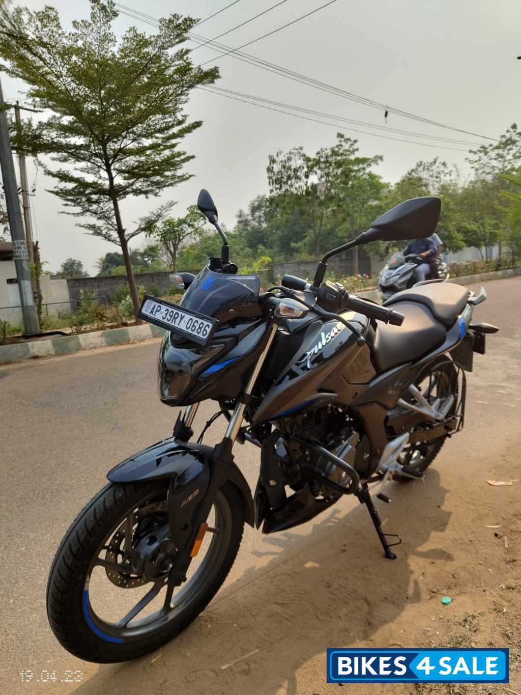 Bajaj Pulsar P150 Twin Disc Split Seat