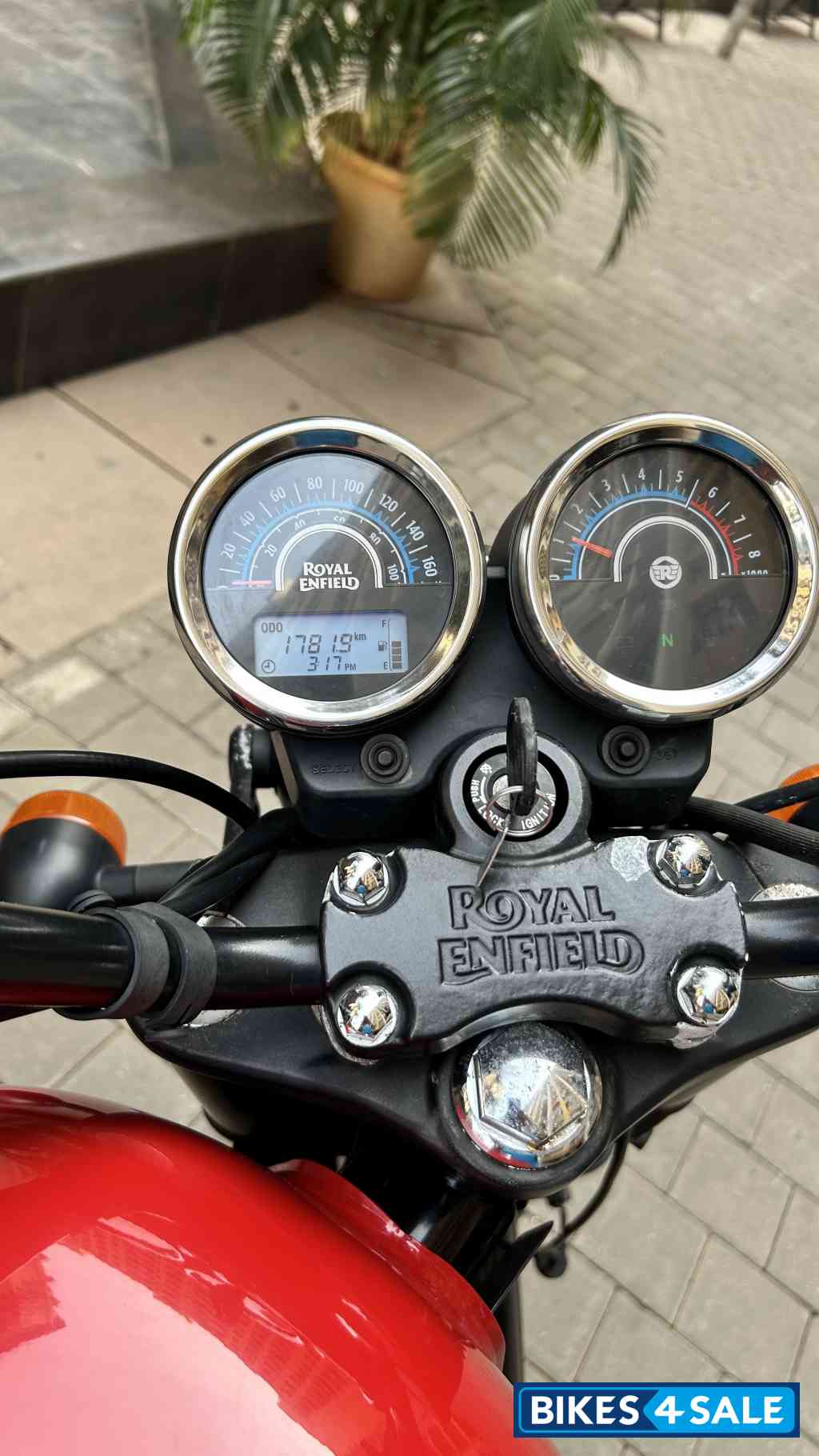 Red/ Black Royal Enfield Thunderbird X 350 Red/ Black Royal Enfield Thunderbird X 350