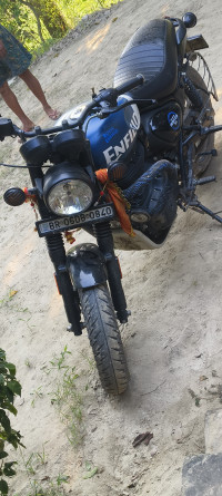 Royal Enfield Hunter Metro rebel