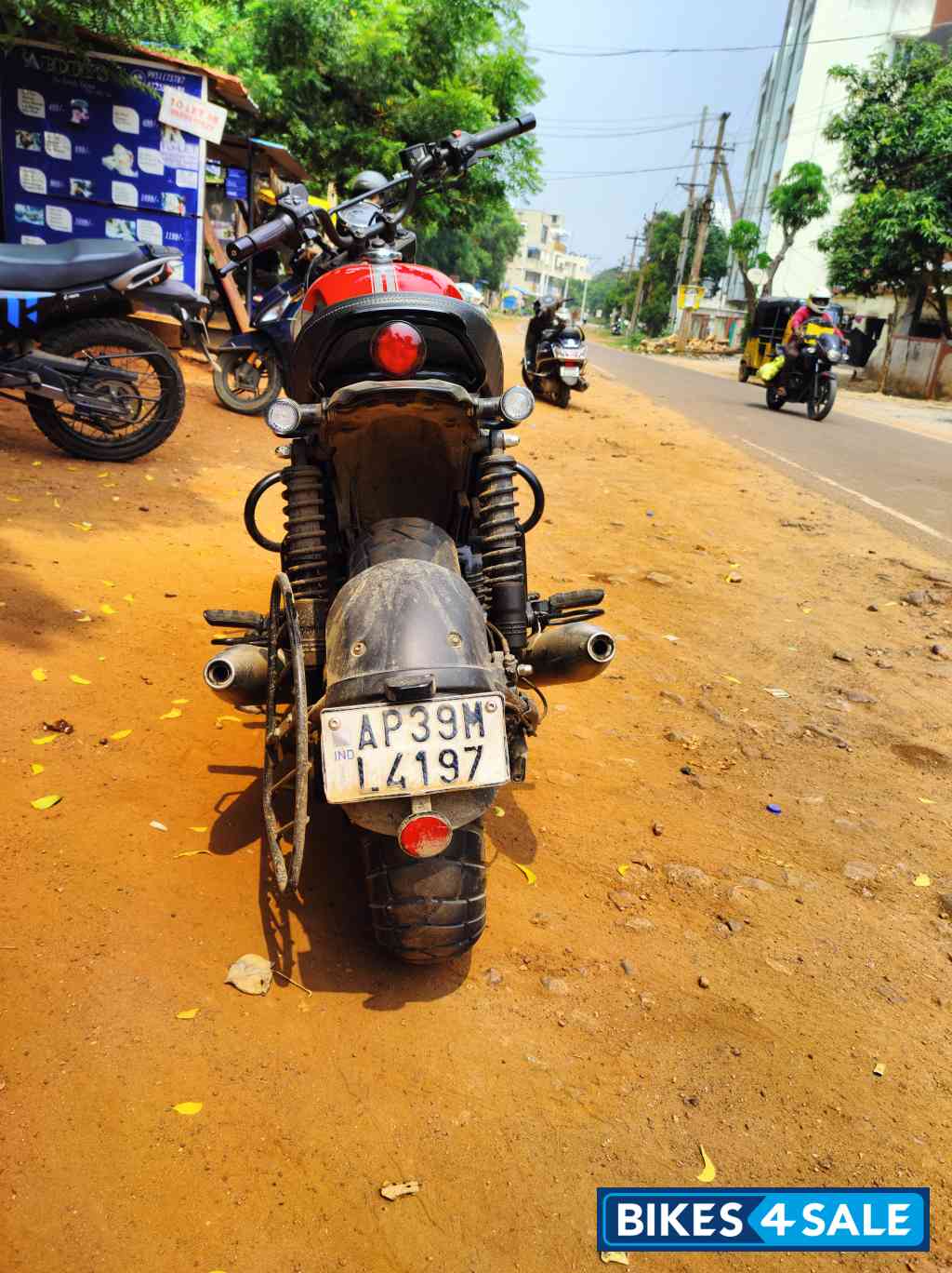 Yezdi Scrambler Dual Tone Yezdi Scrambler Dual Tone