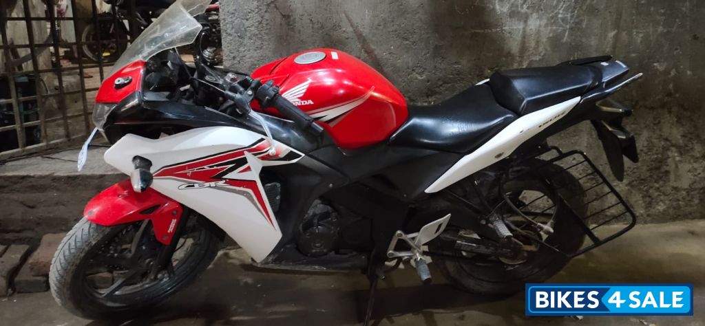 Red White Honda CBR 150R