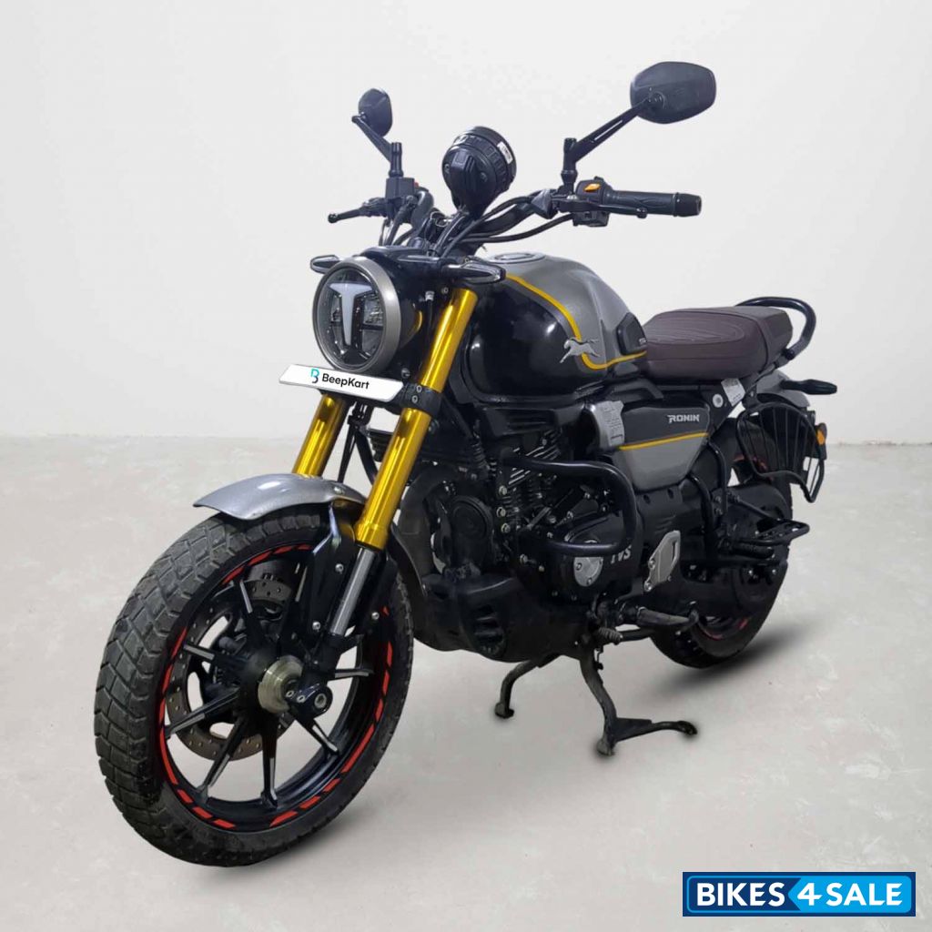 TVS Ronin SS
