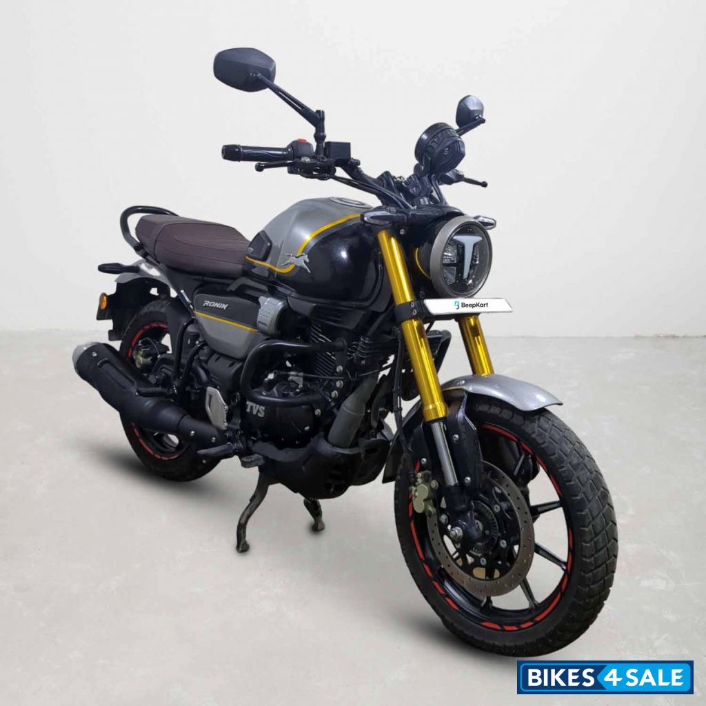 TVS Ronin SS