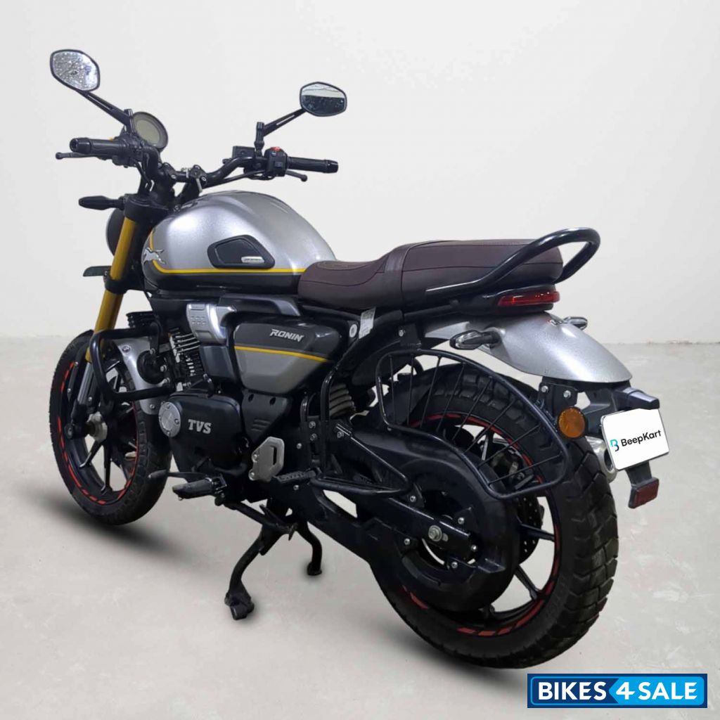 TVS Ronin SS