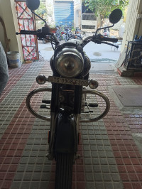 Black Royal Enfield Bullet Standard 350