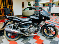 Classic Black Bajaj Pulsar 150 Classic