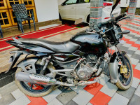 Classic Black Bajaj Pulsar 150 Classic