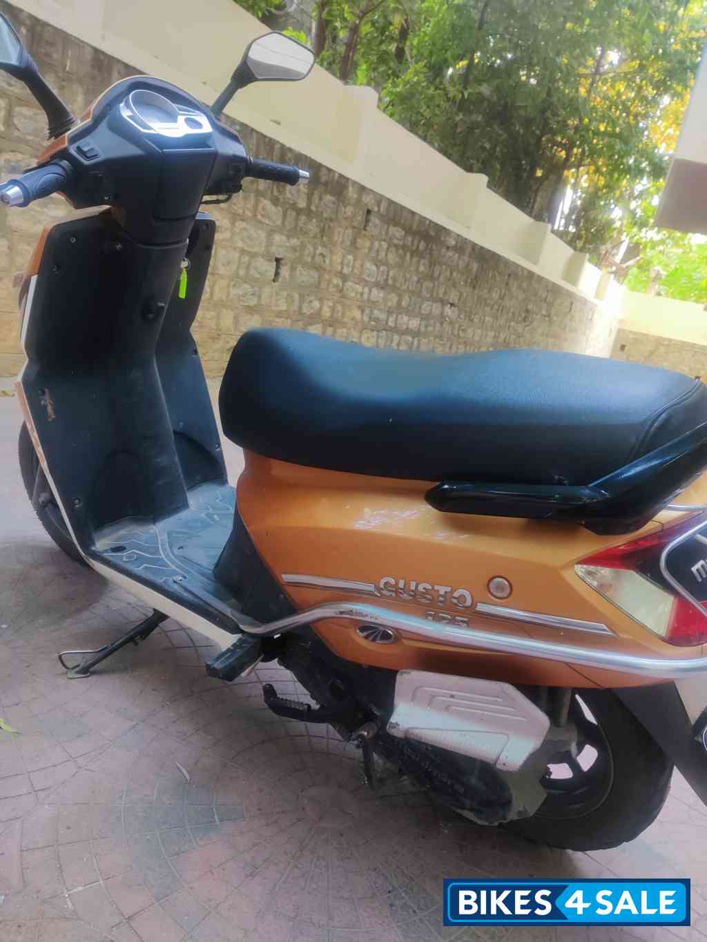 Mahindra Gusto 125