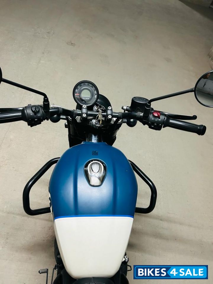 Royal Enfield Hunter 350 Metro