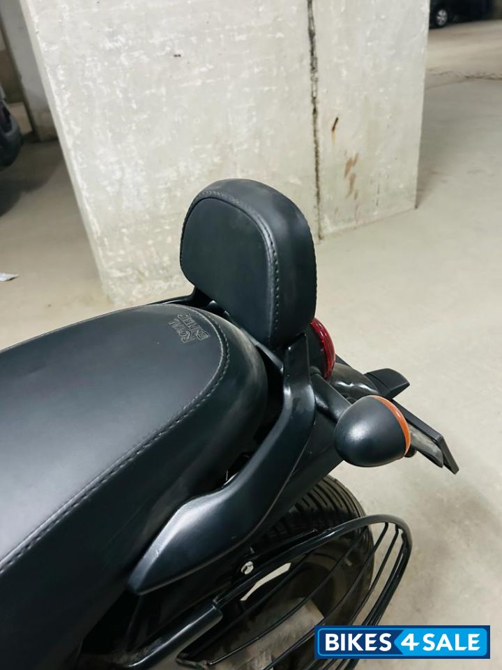 Royal Enfield Hunter 350 Metro