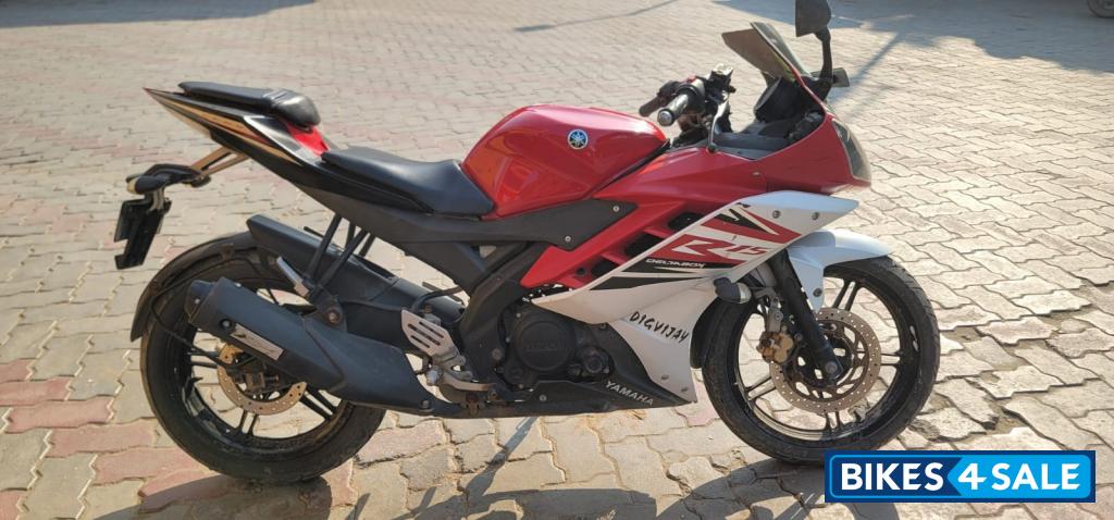 Red Yamaha YZF R15 V2