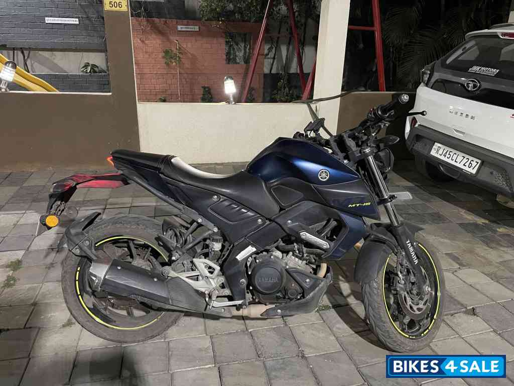 Blue Yamaha MT-15 Blue Yamaha MT-15