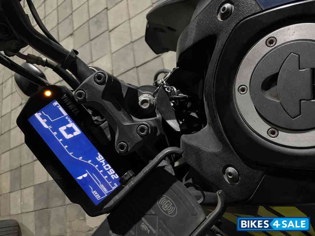 Blue Yamaha MT-15 Blue Yamaha MT-15