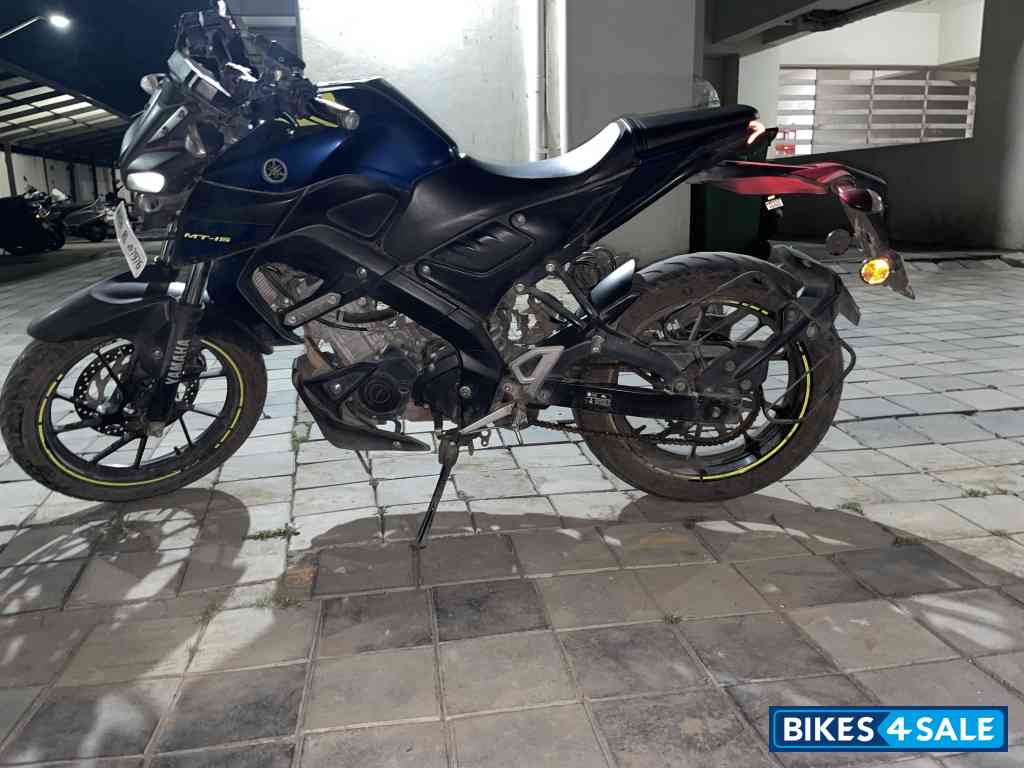 Blue Yamaha MT-15 Blue Yamaha MT-15
